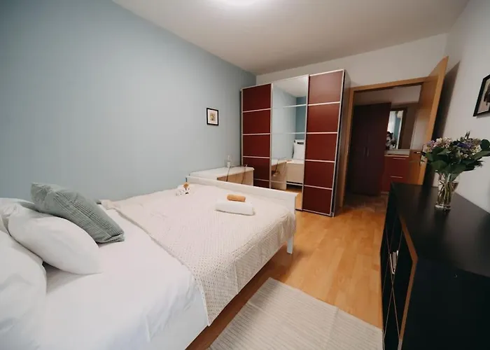 Orangehomes One Bedroom Art Budapest