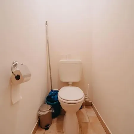 Orangehomes One Bedroom Art