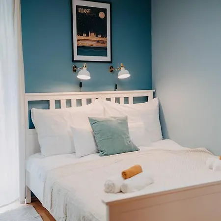 Orangehomes One Bedroom Art