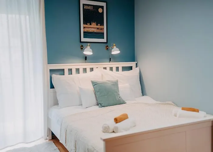 Orangehomes One Bedroom Art