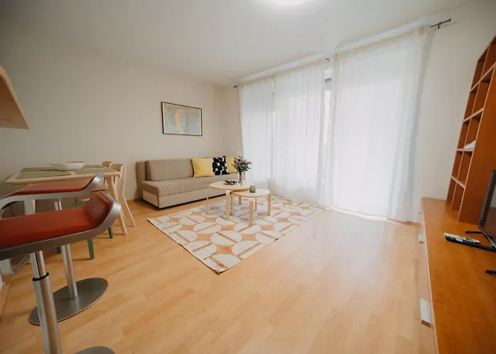 Orangehomes One Bedroom Art *