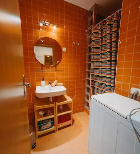 Апартаменты Orangehomes One Bedroom Art *