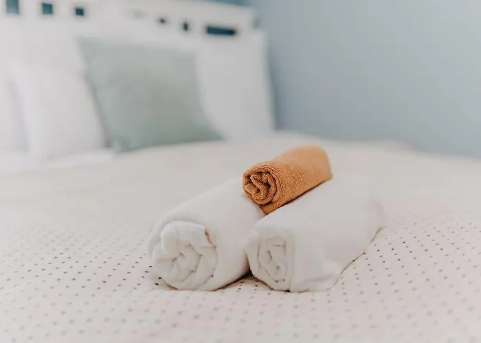 Апартаменты Orangehomes One Bedroom Art