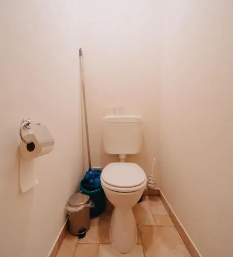 Orangehomes One Bedroom Art