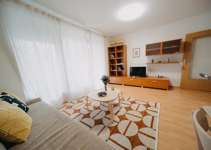 Orangehomes One Bedroom Art